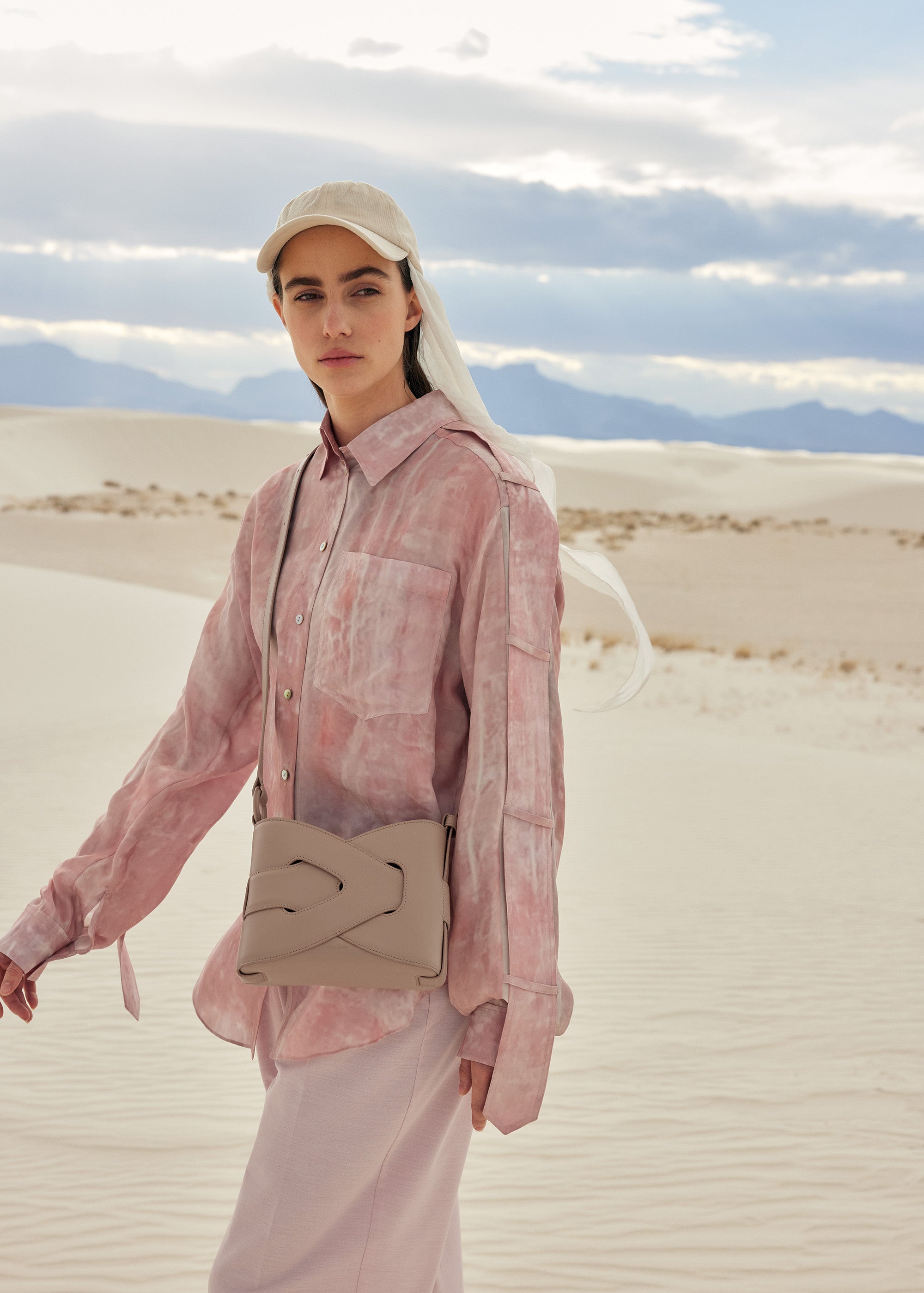 Nodde - Taupe Glattes Leder