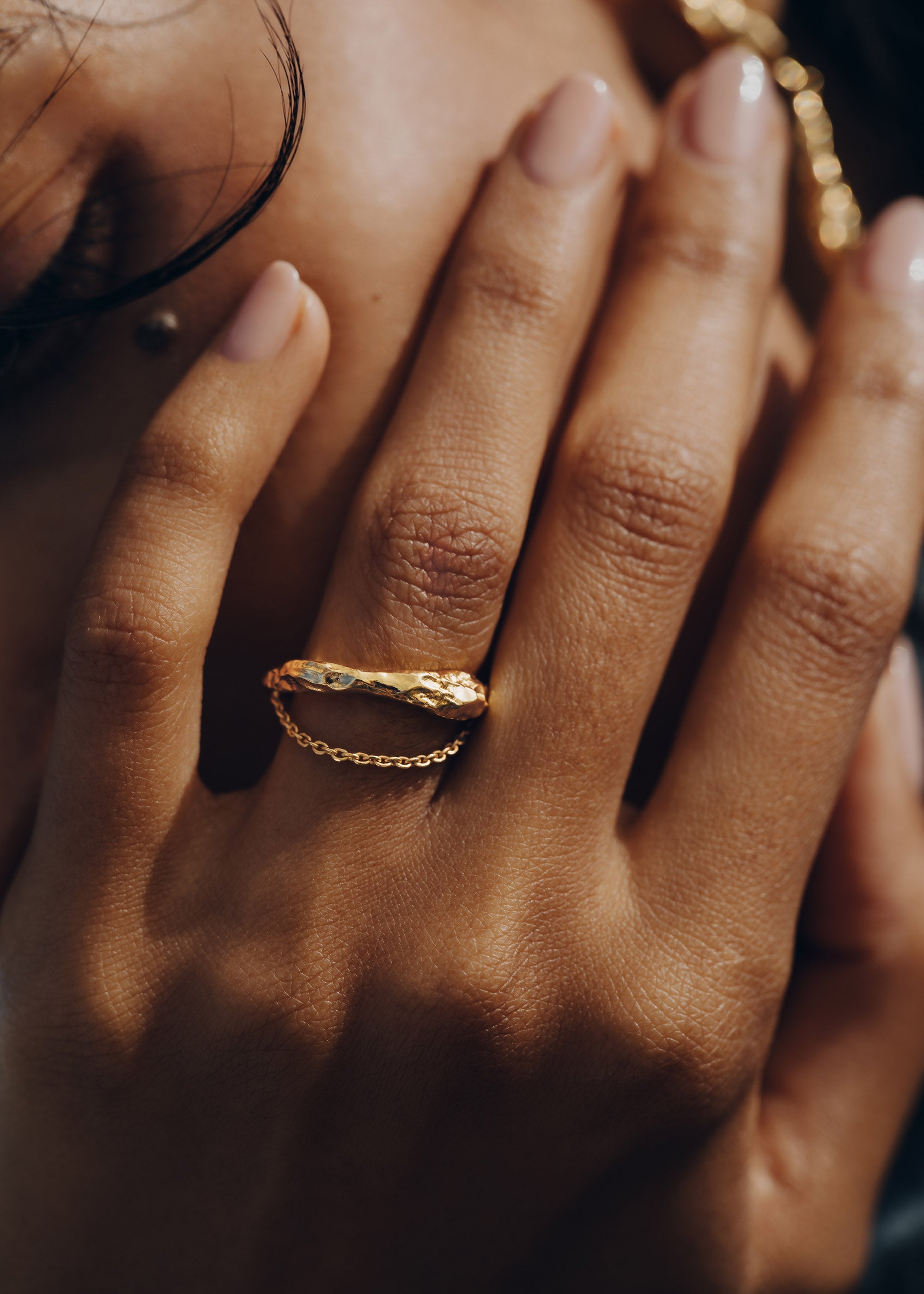 Ring mit Kette Eroz - Goldedition 24 Karat vergoldet